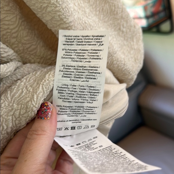 NWT VERA MODA Cream Puff Sleeve Top size Medium - Picture 9 of 9